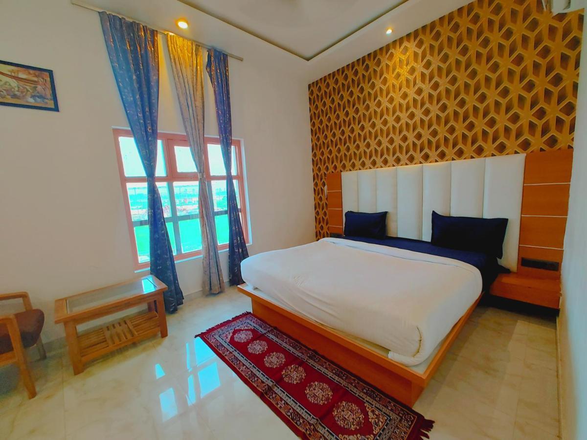 Avadh Sunshine Palace Hotel And Resort Ayodhya Εξωτερικό φωτογραφία