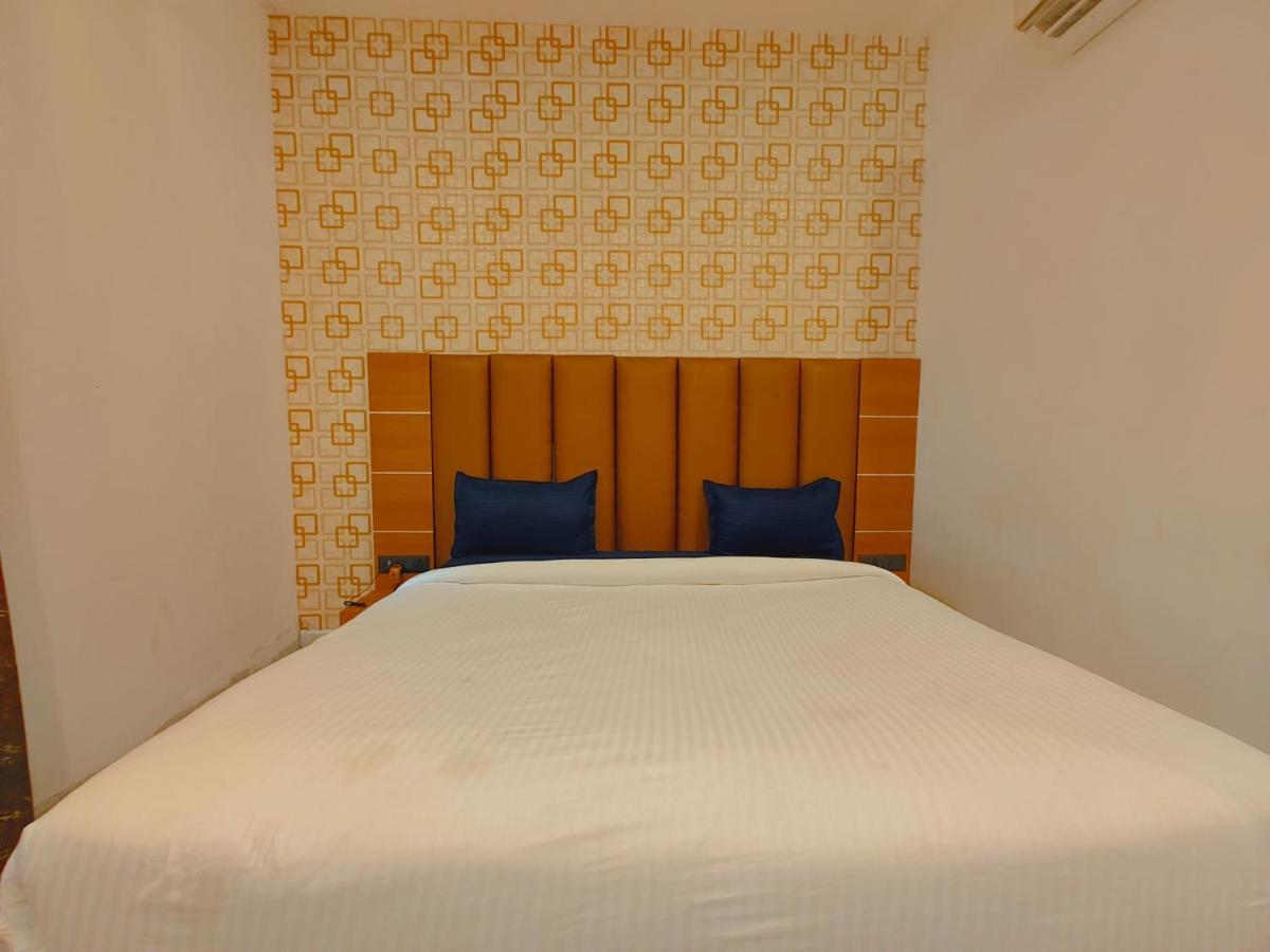 Avadh Sunshine Palace Hotel And Resort Ayodhya Εξωτερικό φωτογραφία