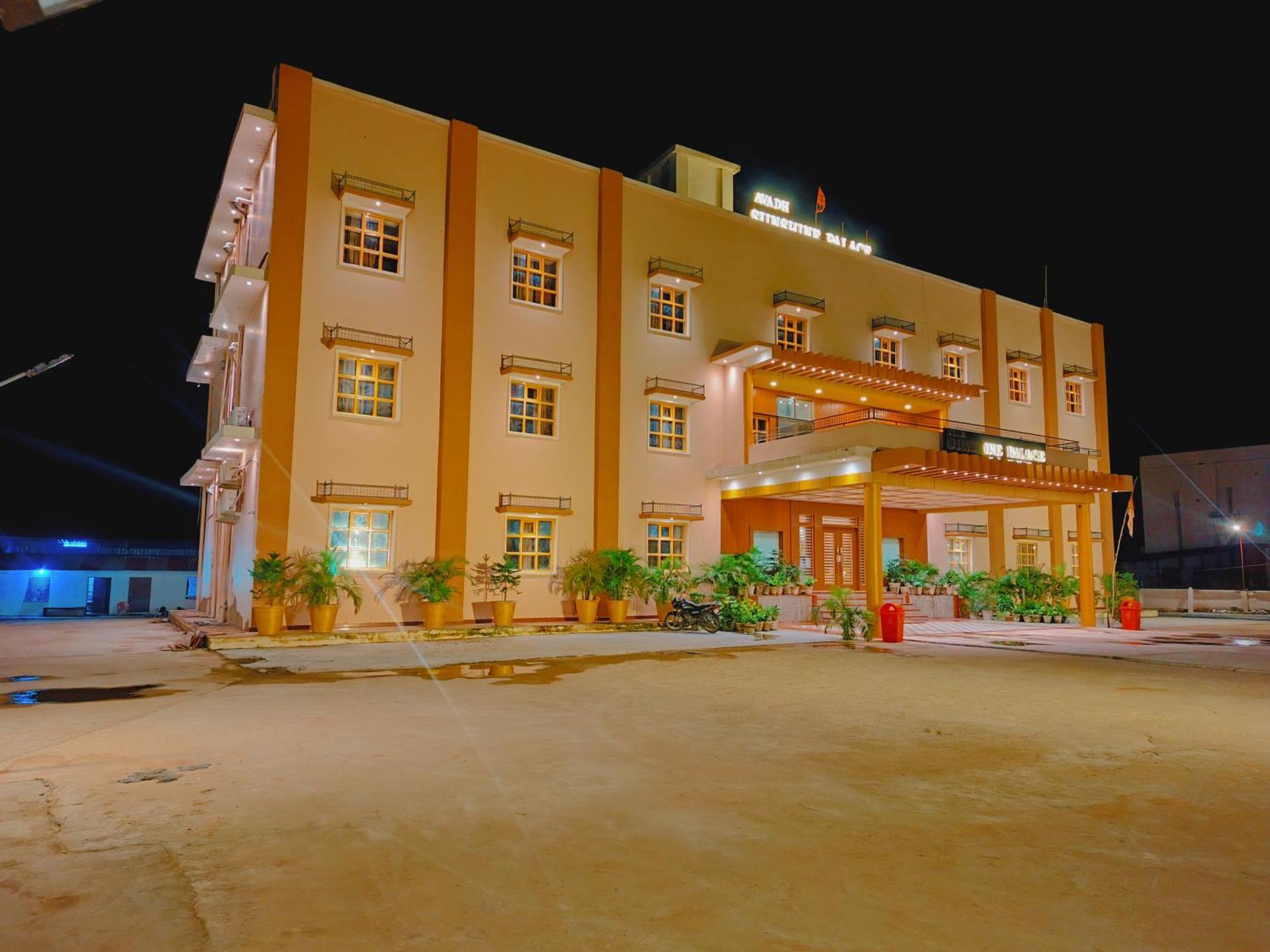 Avadh Sunshine Palace Hotel And Resort Ayodhya Εξωτερικό φωτογραφία