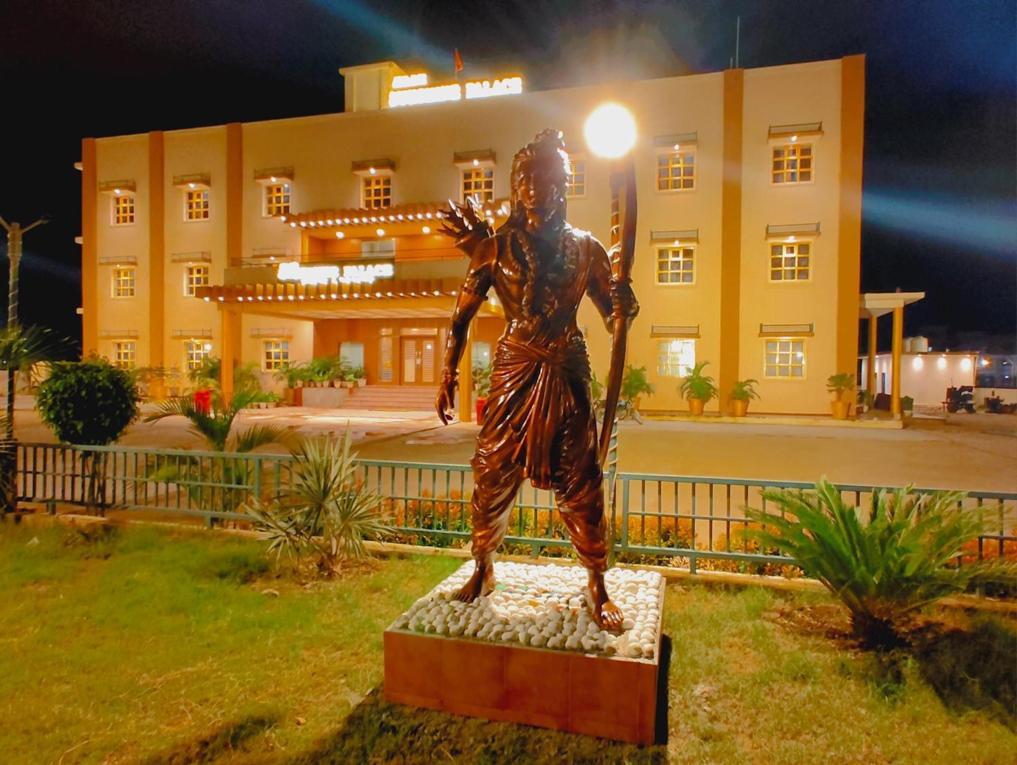 Avadh Sunshine Palace Hotel And Resort Ayodhya Εξωτερικό φωτογραφία