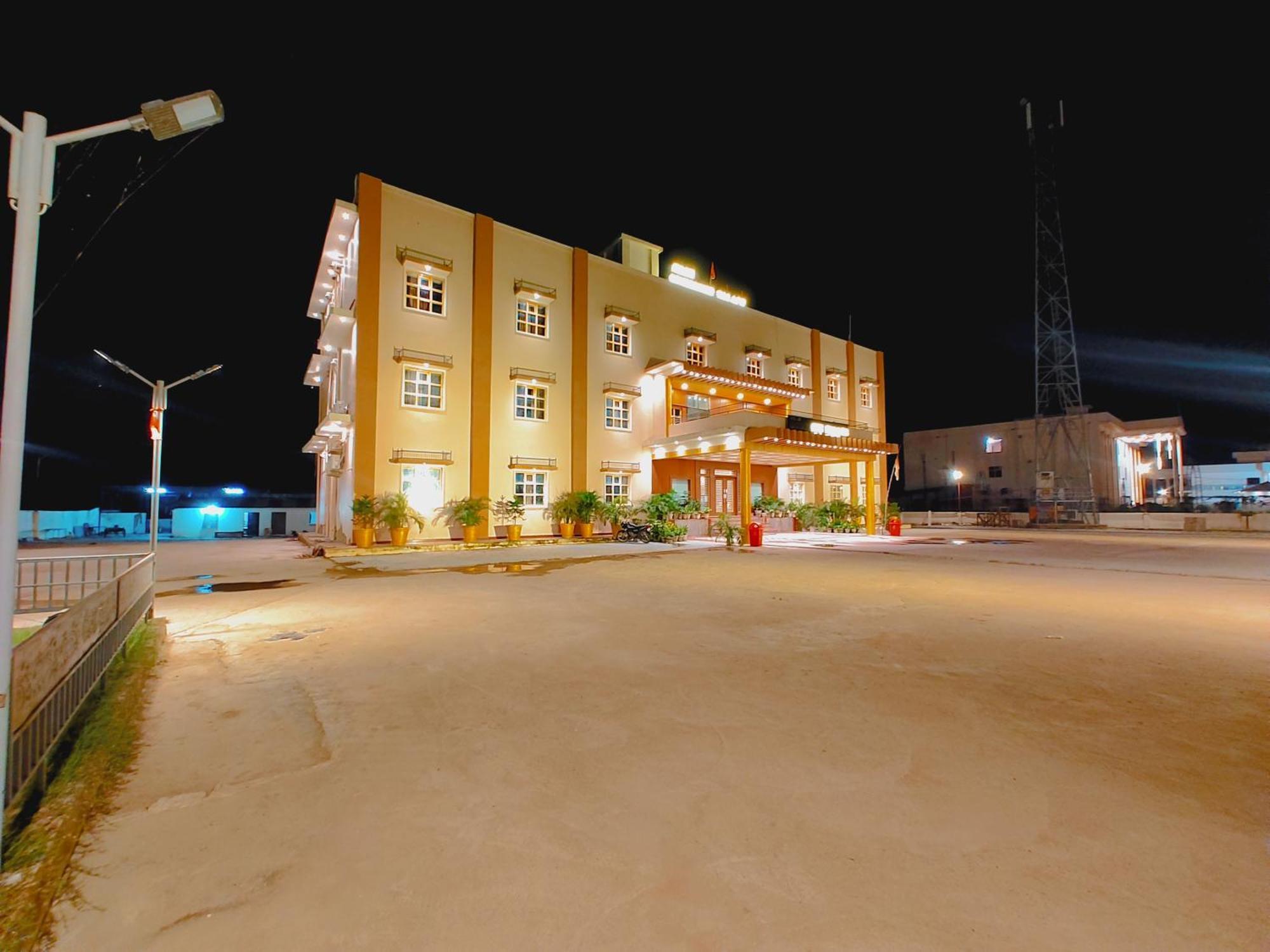 Avadh Sunshine Palace Hotel And Resort Ayodhya Εξωτερικό φωτογραφία