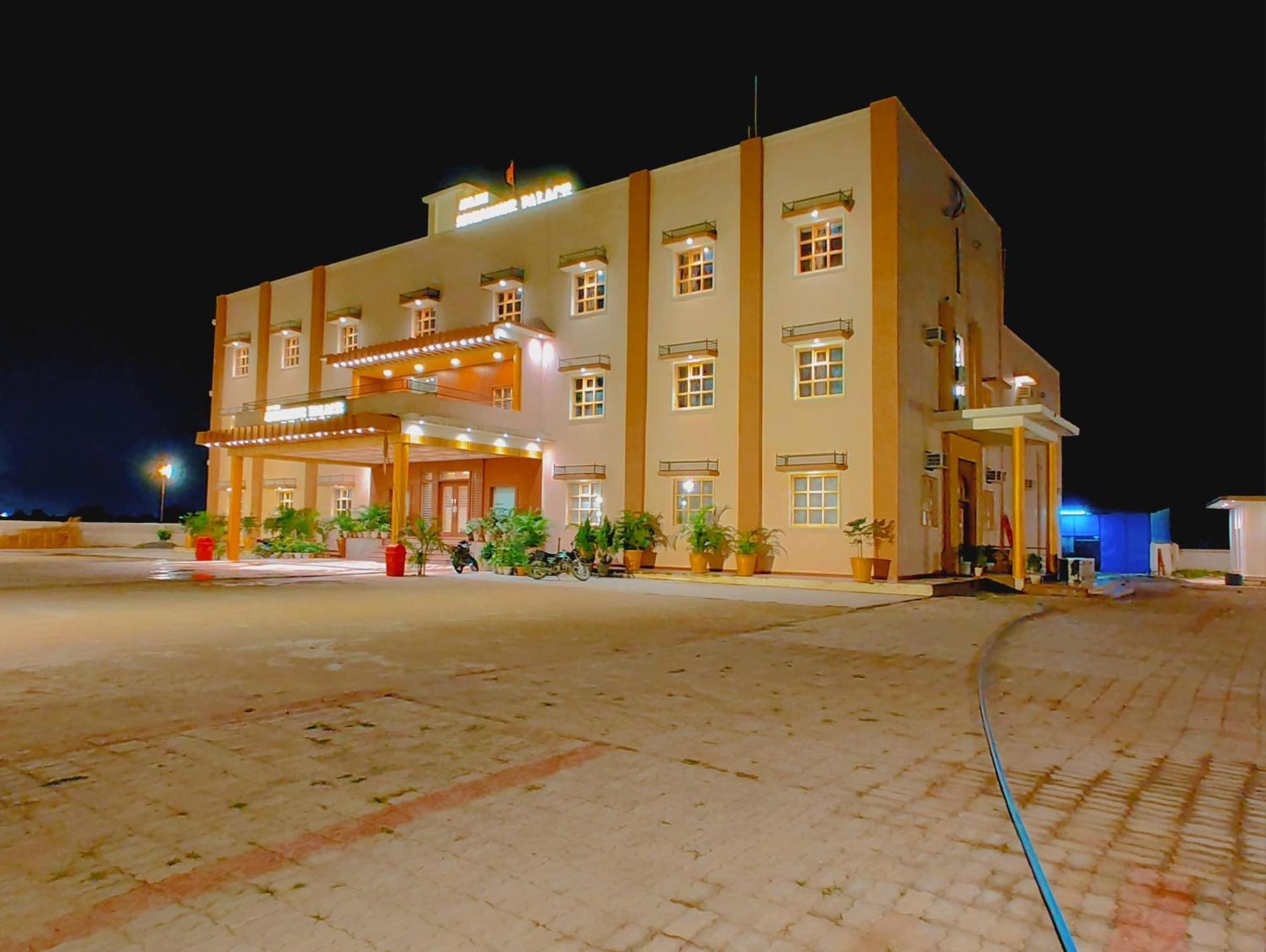 Avadh Sunshine Palace Hotel And Resort Ayodhya Εξωτερικό φωτογραφία