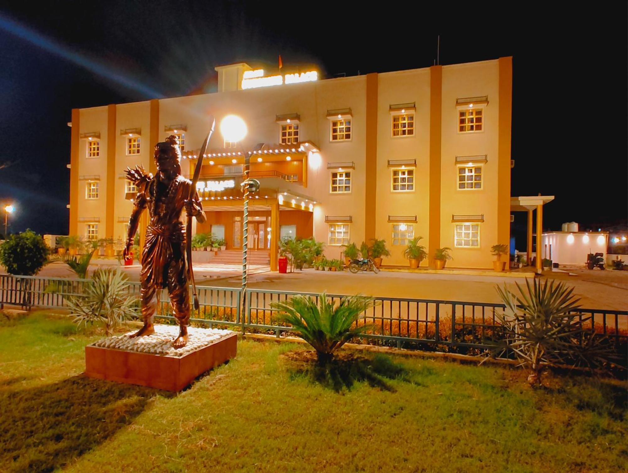 Avadh Sunshine Palace Hotel And Resort Ayodhya Εξωτερικό φωτογραφία