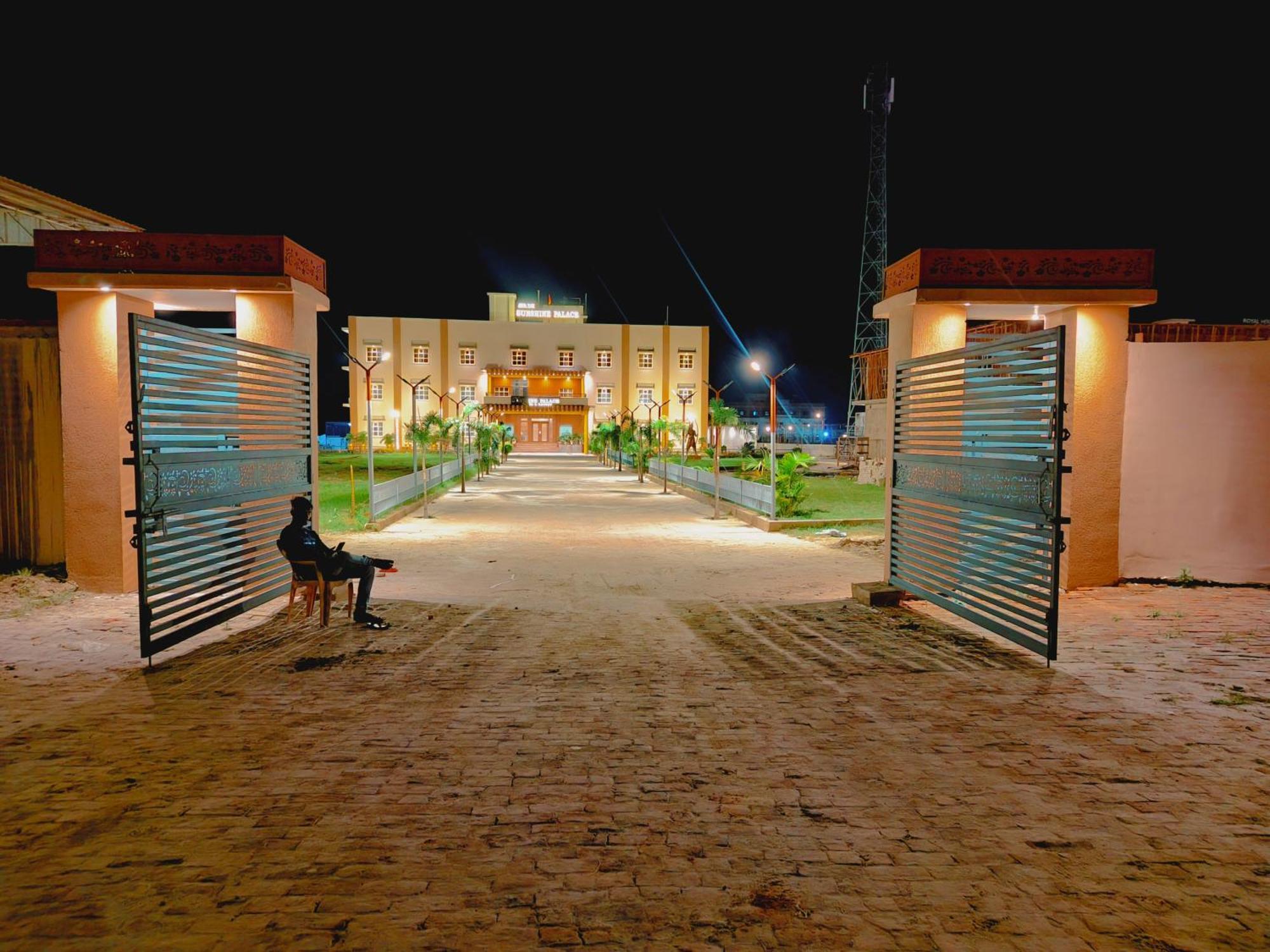 Avadh Sunshine Palace Hotel And Resort Ayodhya Εξωτερικό φωτογραφία