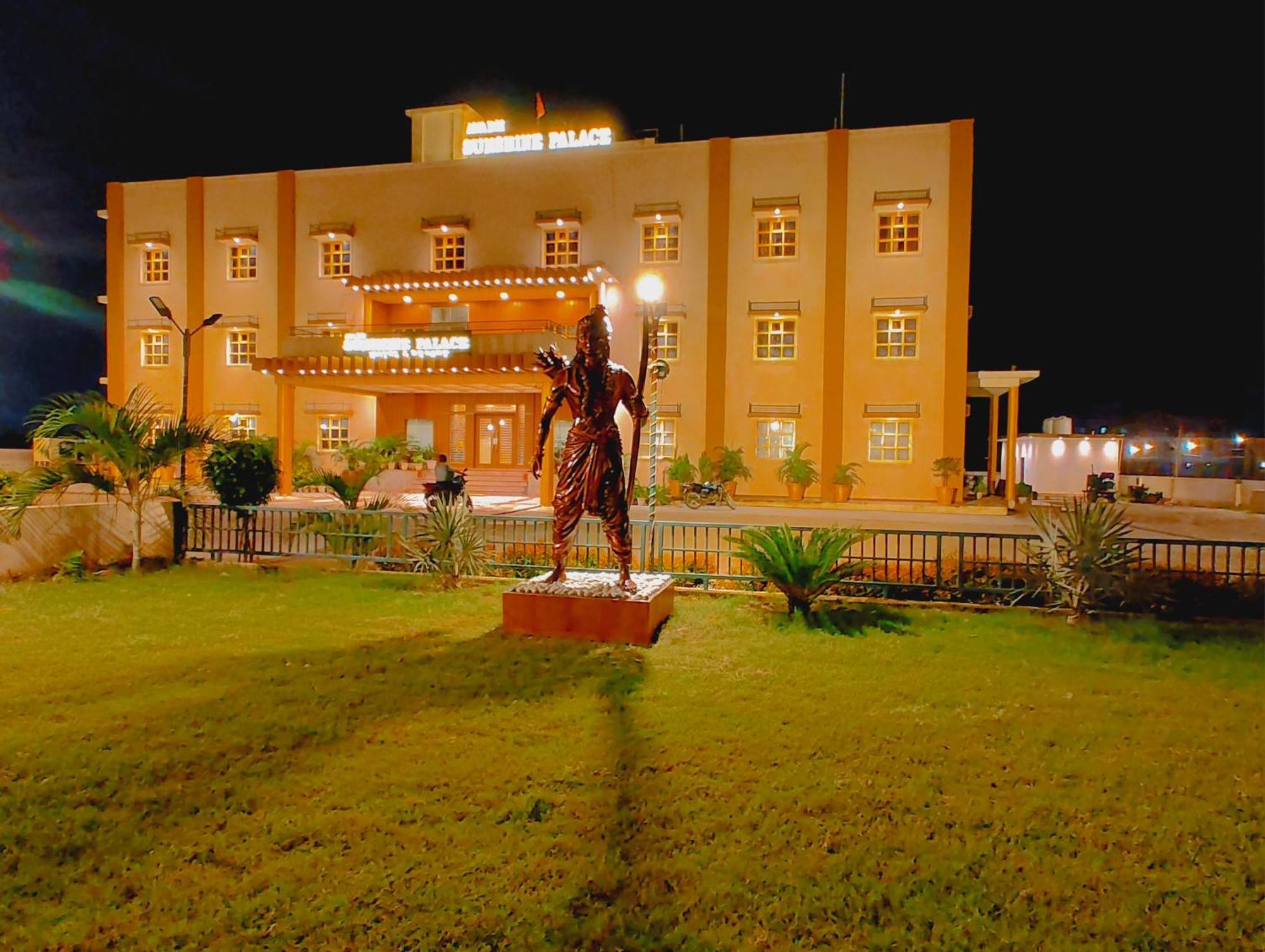 Avadh Sunshine Palace Hotel And Resort Ayodhya Εξωτερικό φωτογραφία
