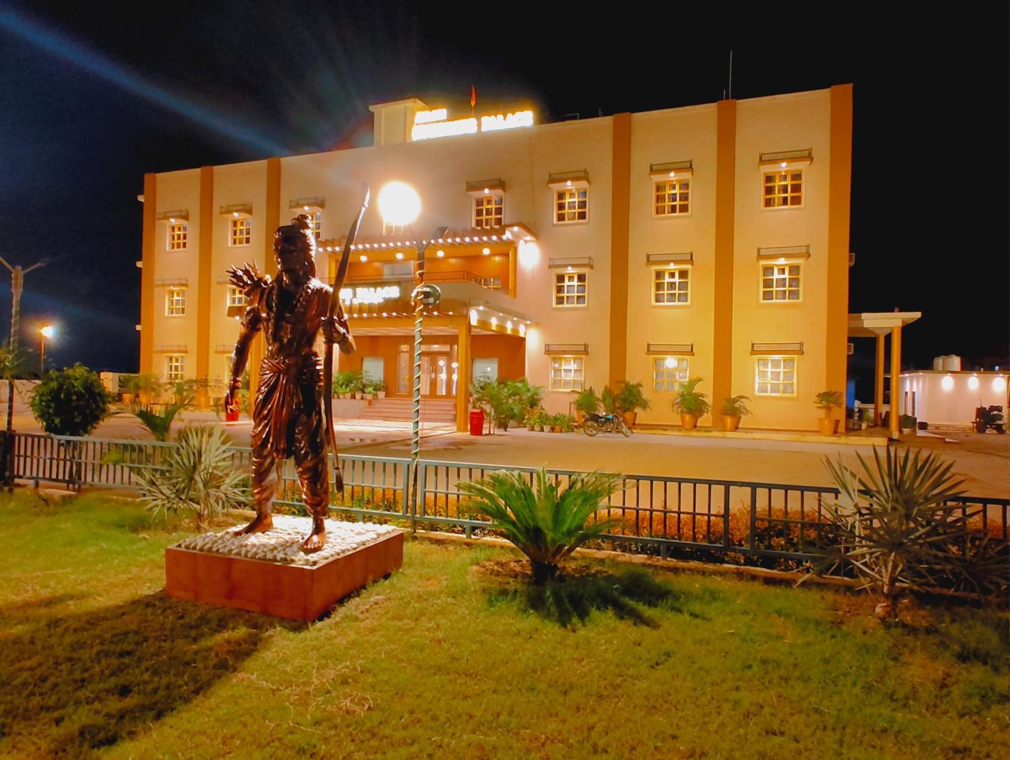 Avadh Sunshine Palace Hotel And Resort Ayodhya Εξωτερικό φωτογραφία