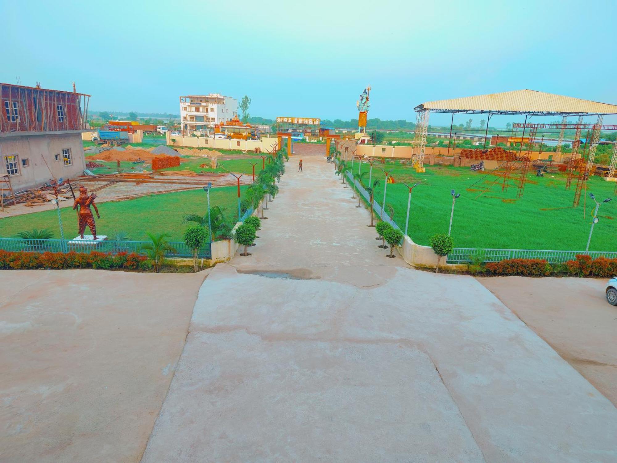 Avadh Sunshine Palace Hotel And Resort Ayodhya Εξωτερικό φωτογραφία